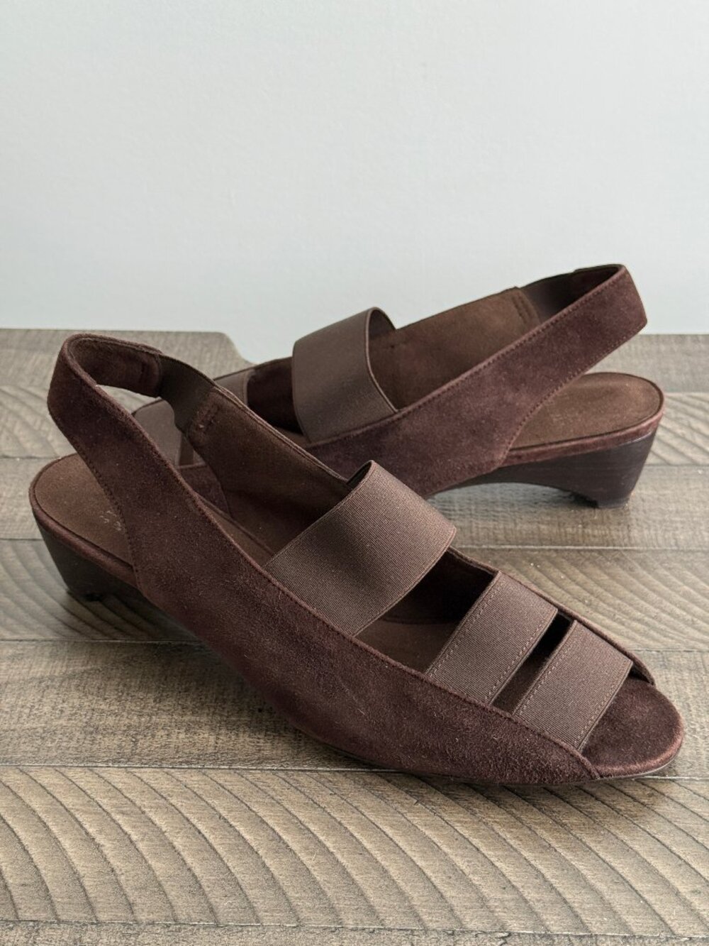 Stuart Weitzman Brown Suede Sandals Kitten Heel Career Comfort Size 9.5N